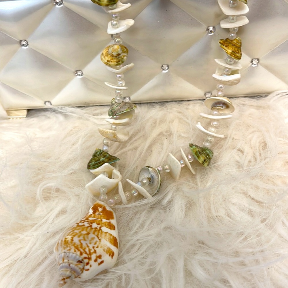 24” SeaShell Necklace - Picture 3 of 5